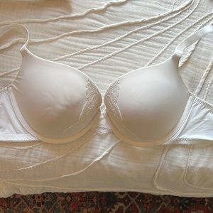 Auden—the radiant Bra